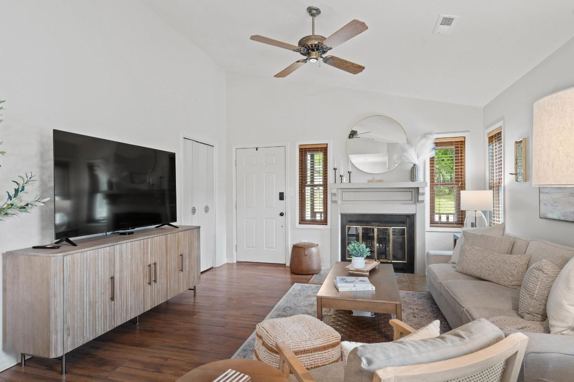 1 5 Miles To Mizzou ~ Spacious & Updated Home~ โคลัมเบีย ภายนอก รูปภาพ